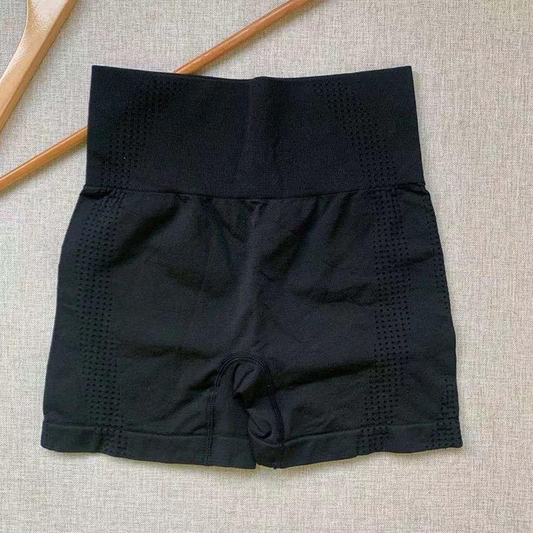 شورتک گنی زنانه وارداتی با کمر ۱۰ سانتی، طراحی ساده بدون چین پشت، مناسب سایز ۳۶ تا ۴۴