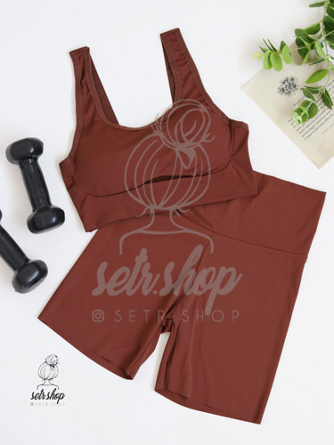 ست ورزشی زنانه نیمتنه و شورتک فاق بلند با کاپ متحرک و دوخت لیزری