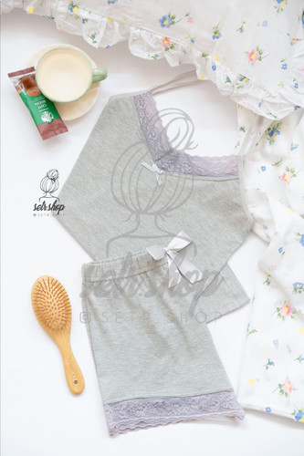 ست تاپ بندی و شلوارک نخی زنانه ترک با لبه گیپوری