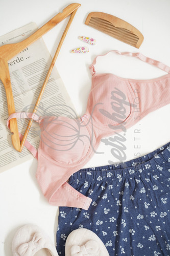 سوتین فنردار کبریتی برند مردی با کاپ بدون دوخت و رگلاژ فلزی، مناسب استفاده روزمره و زیر لباسهای تنگ