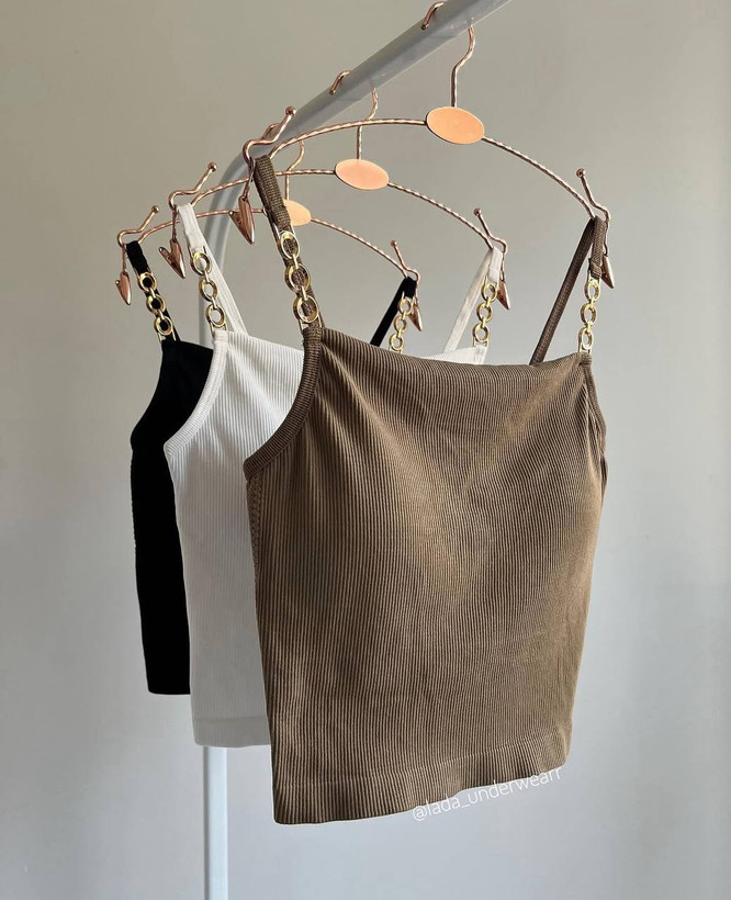 کراپ کبریتی کاپدار زنجیری زنانه با بند زنجیری در رنگهای سفید، سورمهای، زیتونی تیره و نسکافهای