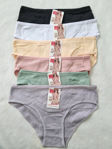 شورت کبریتی مدل Cherry از برند Uokin با طراحی خاص و رنگبندی متنوع در سایز لارج و ایکس لارج