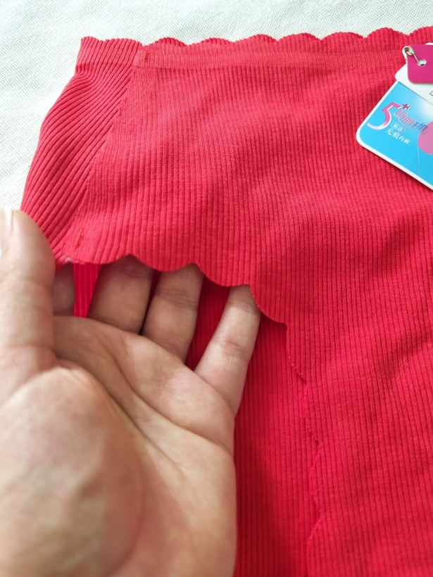 شورت کبریتی لیزری فاق نخی وارداتی در رنگ قرمز، فری سایز با کشسانی بالا