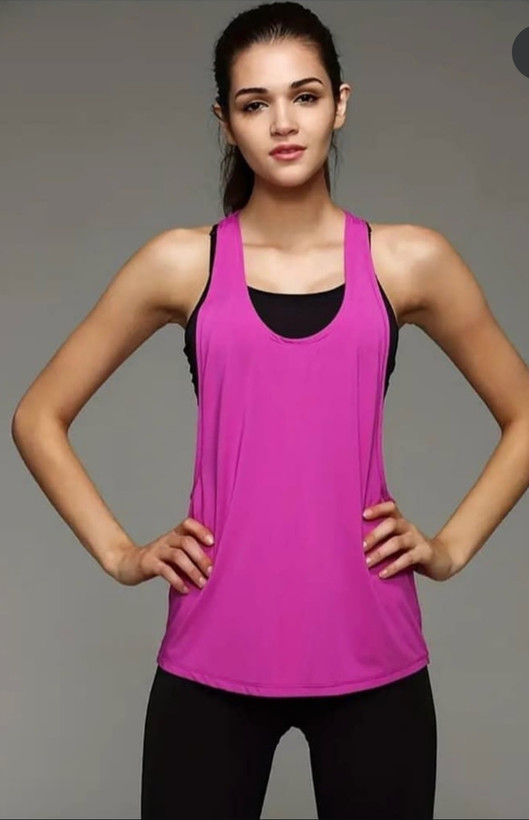 کاور ورزشی زنانه سفید مناسب باشگاه با طراحی آزاد و پوشش بغل پهلو، مناسب سایز ۳۶ تا ۴۰